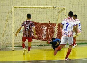 El conocido futbolista que se luce en la liga sanlorenzana de Futsal