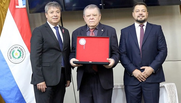 Diputados rindió homenaje póstumo al arquitecto Jorge Hrisuk