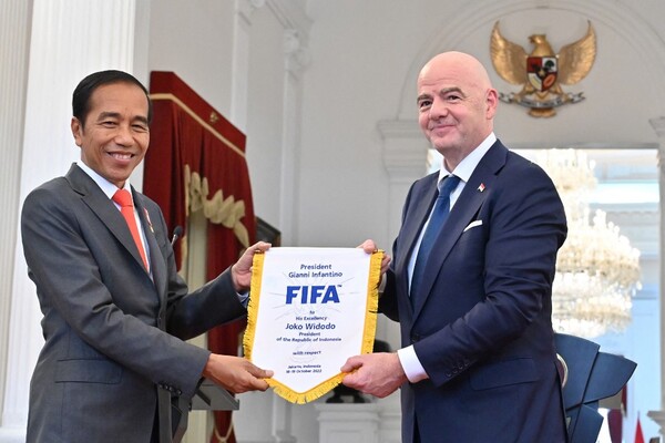 Diario HOY | Partido de fútbol con Infantino desata la polémica en Indonesia