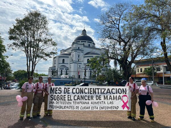 Diario HOY | Octubre rosa: Bomberos de Caacupé instan al chequeo de mamas
