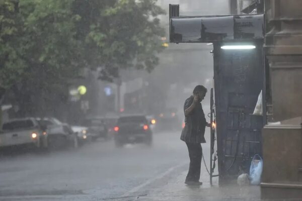 Renuevan alerta por tormentas para 11 departamentos - Nacionales - ABC Color