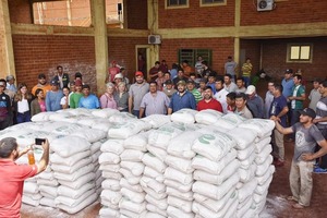 GOBERNACIÓN ENTREGA CORRECTIVO AGRÍCOLA A PRODUCTORES DE SAN RAFAEL DEL PARANÁ