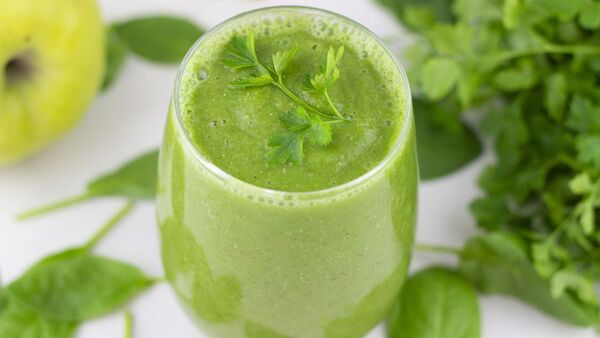 Todo lo que el jugo de perejil aporta a tu salud