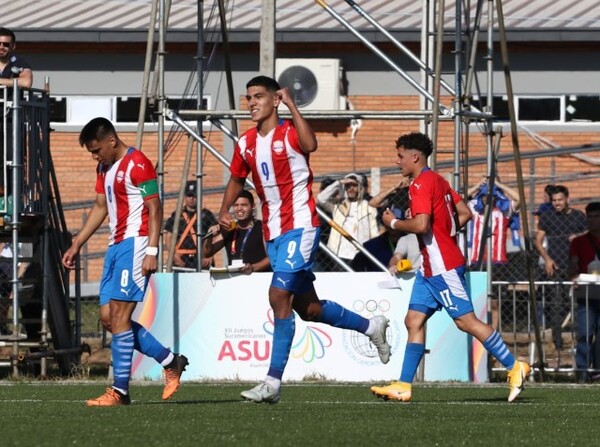 Allan Wlk: “Ser goleador con la Albirroja significa mucho para mí” - APF