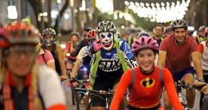 La Nación / Paseo en bici de Halloween - OJO Galería