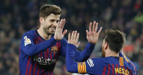 La Nación / Piqué podría jugar en el Barça con el logo Shakira