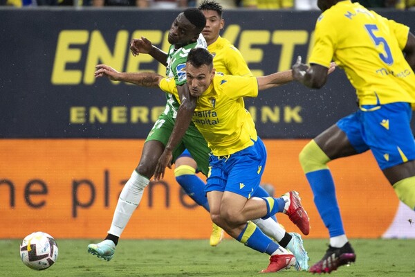 Diario HOY | El Cádiz de Santiago Arzamendia iguala con el Betis