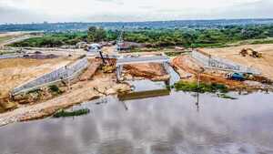 Costanera Sur: montan vigas del tercer y último puente de la futura avenida