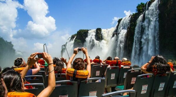 Muerte en cataratas sería por suicidio y no a causa de selfie