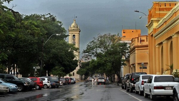 Emiten alerta por tormentas para 11 Departamentos