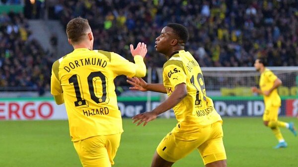 Borussia Dortmund inscribe su nombre en octavos