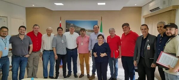 Hay “800 casas en poder de gente sin vinculación con Itaipú”, cuestionan - Economía - ABC Color