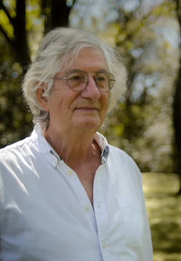 Libro “Huellas del futuro” será presentado en el Juan de Salazar - Literatura - ABC Color