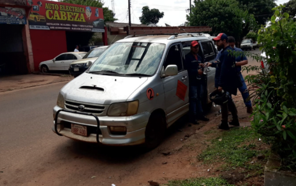 Balearon a funcionarios de la ANDE que estaban realizando cortes de luz - Noticiero Paraguay