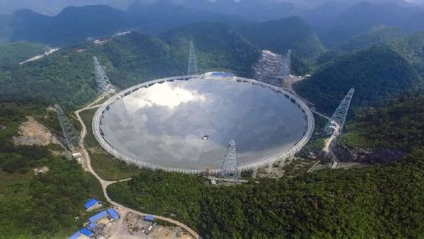 Telescopio descubre nube atómica 20 veces mayor que la Vía Láctea