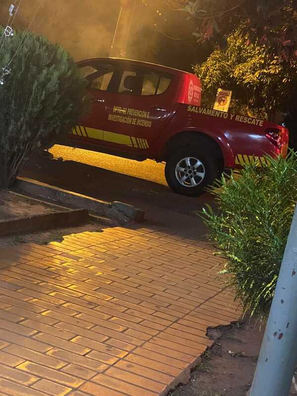 Amenazan a bombero por roce vehicular
