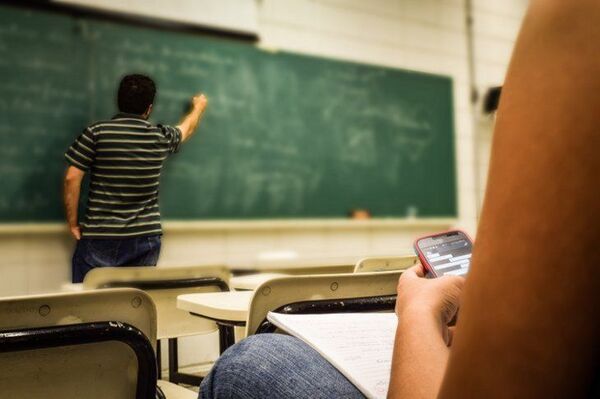 Sacerdote dice que transformación educativa no tiene rigor científico