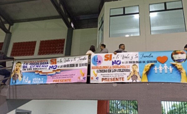 Debido a la lluvia, protesta será en Polideportivo de la Gobernación
