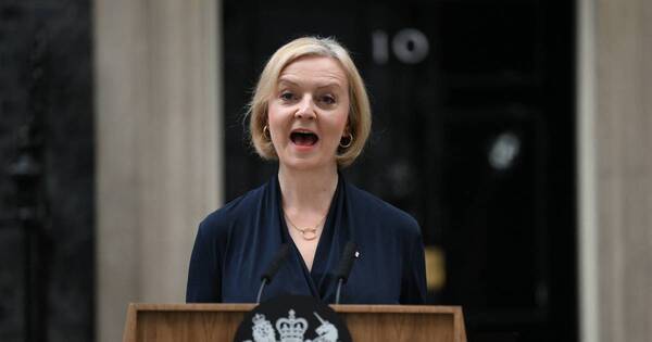 La Nación / Renuncia la primera ministra británica tras seis semanas en el cargo
