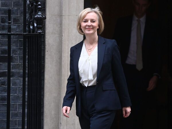 Renuncia la primera ministra británica - El Independiente