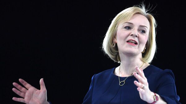 La primera ministra británica Liz Truss anuncia su dimisión