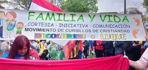 Multitudinaria marcha contra “Transformación Educativa” •