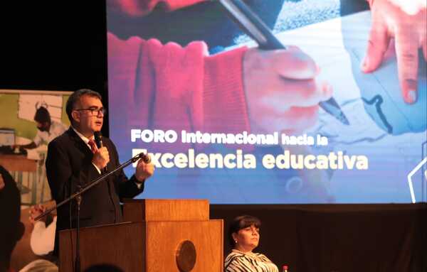 Ataques al Plan Nacional de Transformación Educativa se basan en mitos y mentiras, dice ministro - .::Agencia IP::.