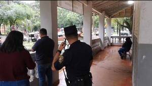 Crónica / Quince hombres encapuchados maniataron a toda una familia y robaron de todo