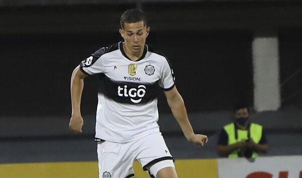 Olimpia dio detalles de la lesión del defensor Luis Cáceres