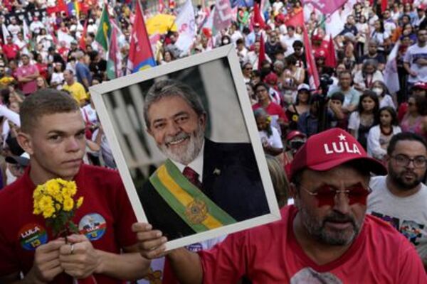 Batalla electoral entre Lula y Bolsonaro se dirige hacia un empate técnico