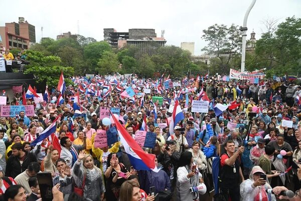 Memo de Municipalidad de Asunción para arrear funcionarios a marcha no es “oficial”, según jefe de gabinete - Nacionales - ABC Color