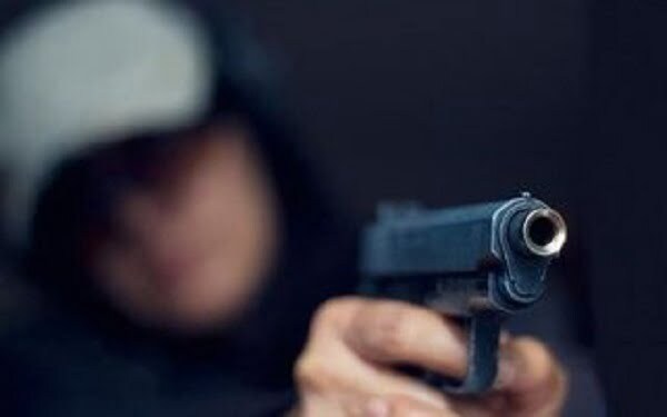 Delincuentes armados roban un local en Coronel Oviedo - Noticiero Paraguay