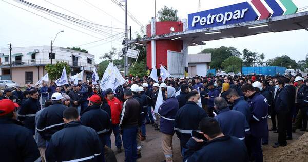 La Nación / Petropar usa a funcionarios para insistir con ampliación presupuestaria