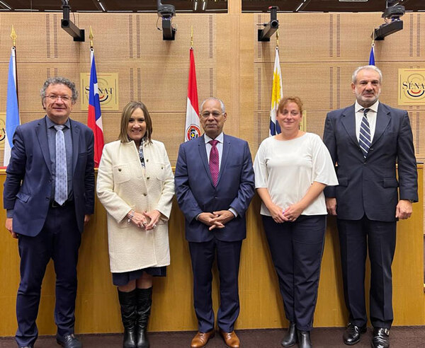 Embajadora expuso sobre panorama actual del país ante parlamentarios de Francia - .::Agencia IP::.