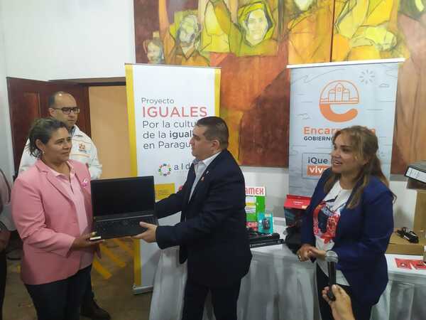 Fundación ALDA entrega equipos informáticos a la Municipalidad de Encarnación