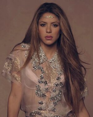 Sigue la novela Shakira-Piqué: ¿el futbolista se pondrá la camiseta del Barcelona con el nombre de la cantante? - Gente - ABC Color