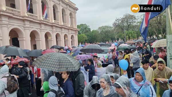Piden a Abdo la remoción inmediata del ministro de Educación - ADN Digital