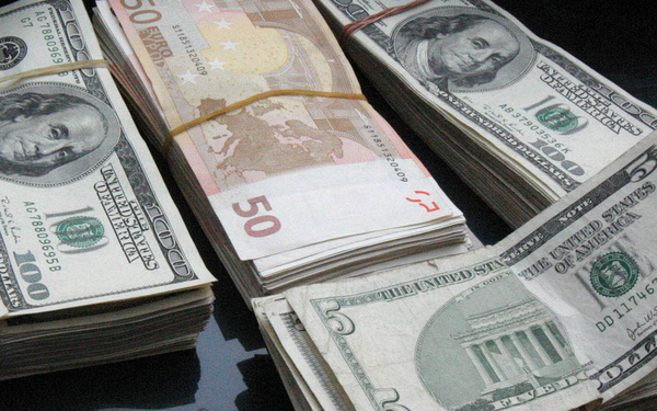 Moody's advierte de depreciación de 20 % del peso mexicano frente al dólar - MarketData