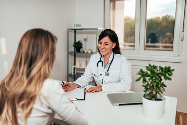 Santa Clara presenta un seguro médico exclusivo para las mujeres | Locales | 5Días