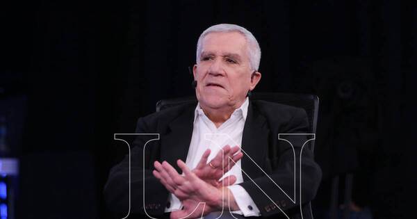 La Nación / Peña se encuentra sobre Wiens en la encuesta de la Asociación Paraguaya de Ciencias Políticas