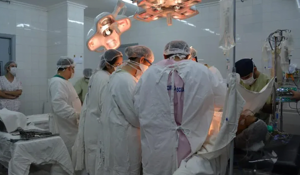 IPS: por primera vez en Paraguay extraen tumor cerebral sin abrir el cráneo - Noticiero Paraguay