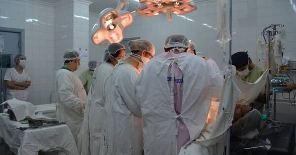 La Nación / Extraen tumor cerebral sin abrir el cráneo por primera vez en Paraguay
