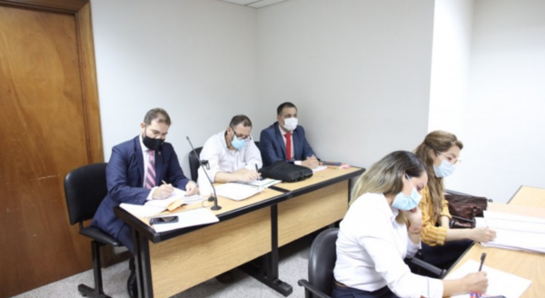 Diario HOY | Por recargo de trabajo no se inició juicio para dos ex ministros de la Senad