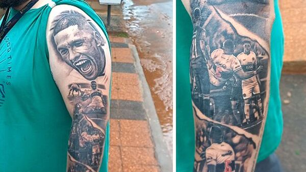 Hincha de Olimpia coronó su tatuaje con la firma de Richard Ortiz