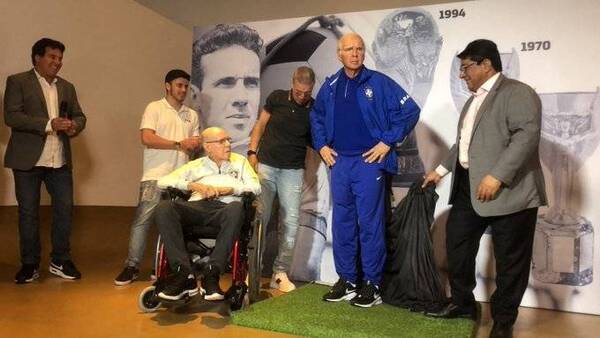 Crónica / ¡Merecido! El único hombre que ganó 4 mundiales ya tiene su propia estatua