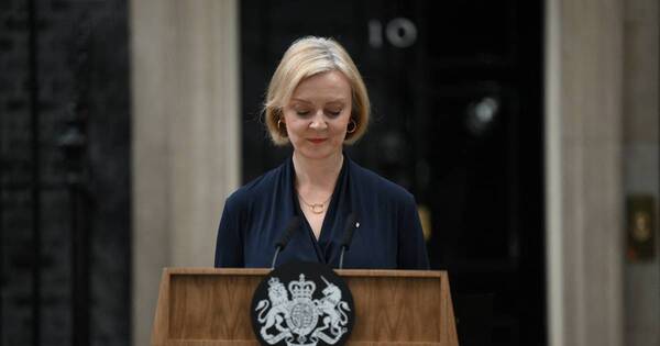 La Nación / Renuncia primera ministra británica