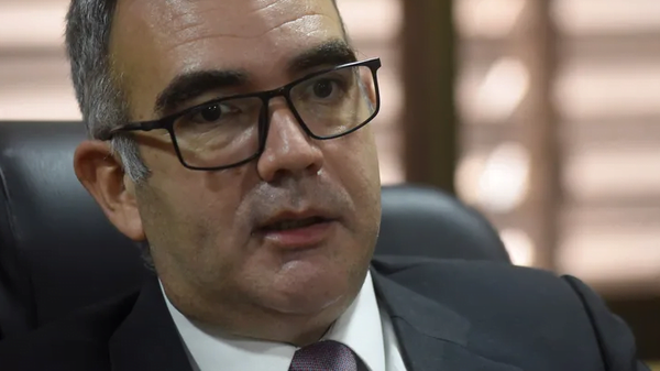 Ministro acusa a pastor de mentir sobre la Transformación Educativa - Noticiero Paraguay