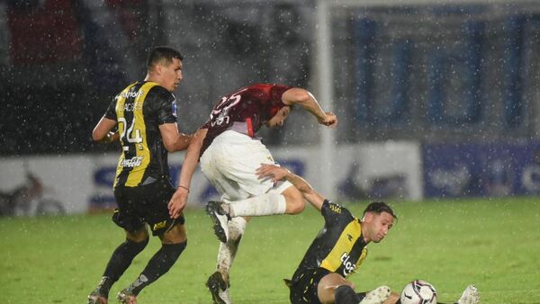 Guaraní: La eliminación copera aumenta presión al DT