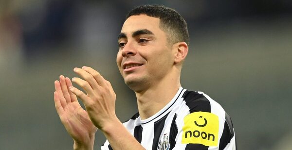 El DT del Newcastle United elogió el gran momento de Miguel Almirón
