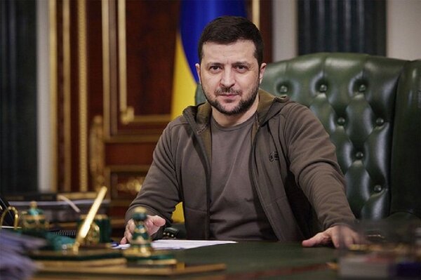 Zelenski: Rusia quiere destruir la presa de Kajovka